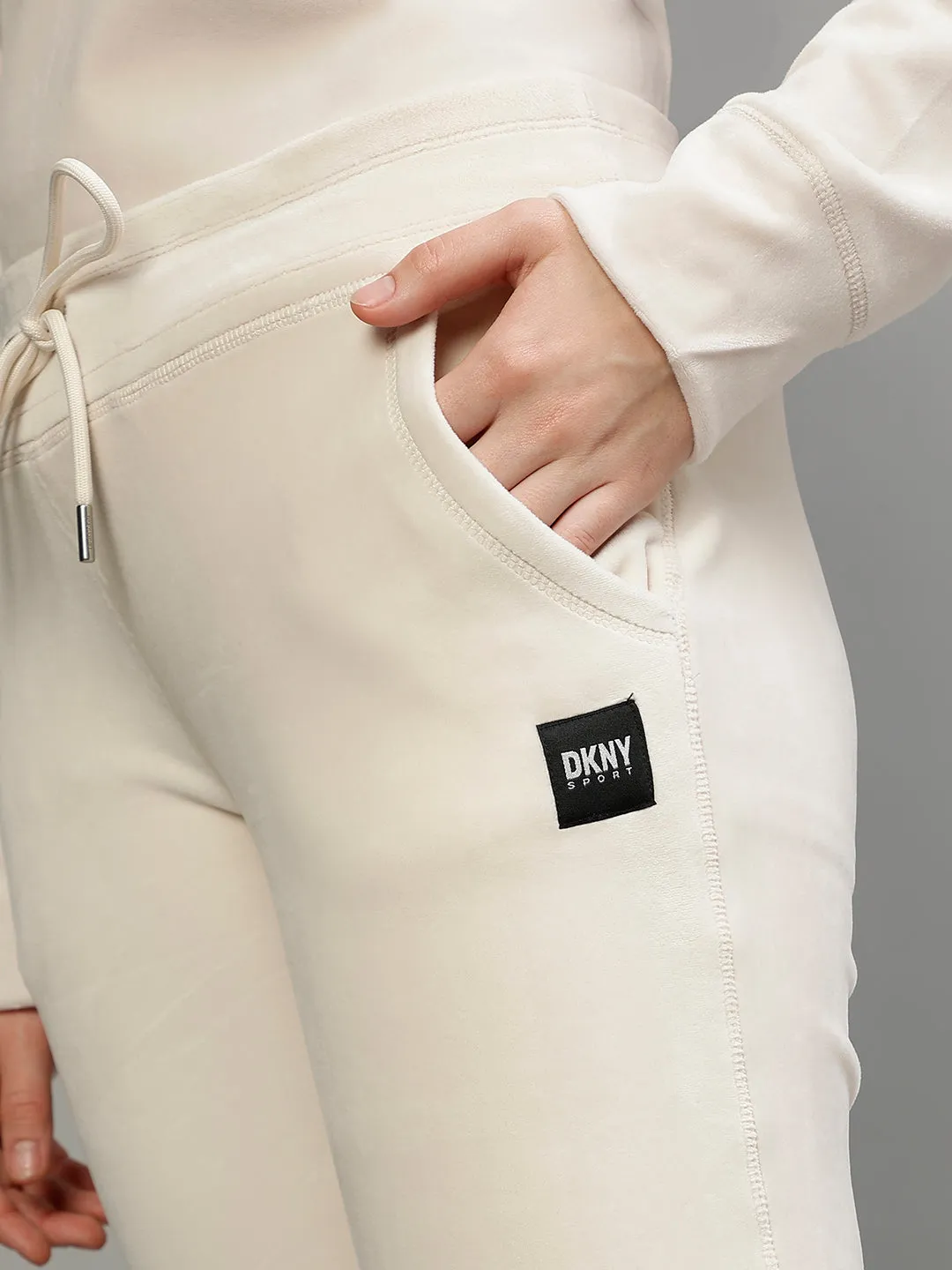 Dkny Women Cream Solid Loose Fit Sweatpants